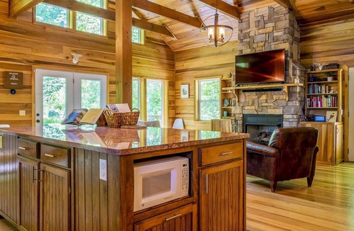 Hot Springs House | Peaceful North Carolina Retreat with Game Room!