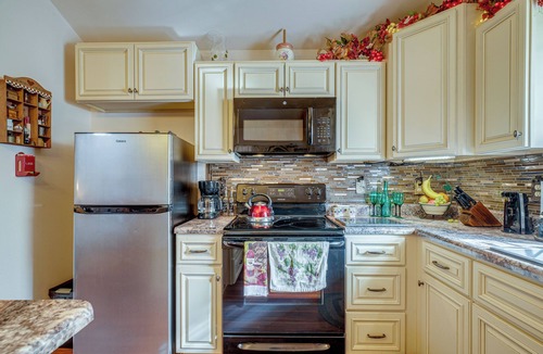 Potosi House | Peaceful Porch! Country Stay Near Elephant Rocks