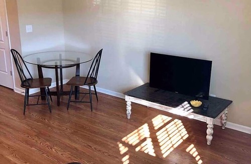 Elizabethtown Apartment | Peaceful Private Retreat ~ High-End Finishes And Hardwood Floors!