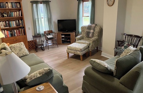 Clearville House | Peaceful, spacious farmhouse getaway with views, nature, hiking and biking
