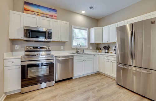 White Stone House | Peaceful Spartanburg Home Base, 6 Mi to Dtwn!