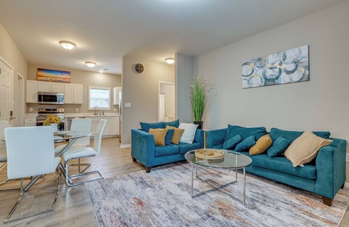 White Stone House | Peaceful Spartanburg Home Base, 6 Mi to Dtwn!