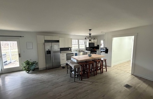 Springfield House | Peaceful Spaulding Orchard Home