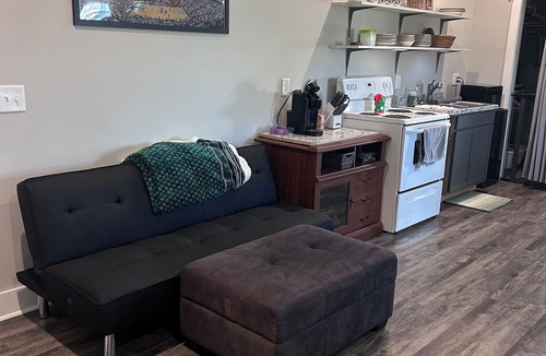 Portland Apartment | Peaceful studio with AC in charming Portland