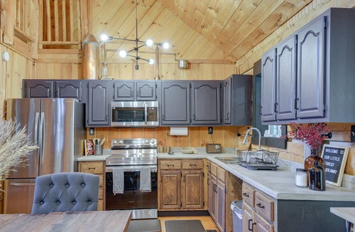 Whitley City Cabin | Peaceful Whitley City Cabin on 10 Wooded Acres!