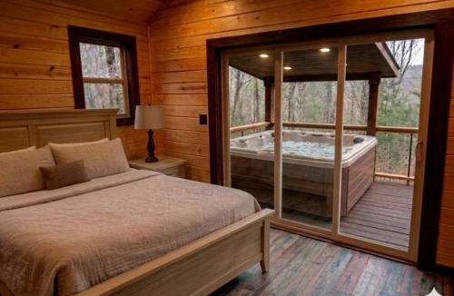 Pittsburg House | Peaceful Wooded Getaway with Hot Tub, Fire Pit & Scenic Views in Pittsburg, Missouri