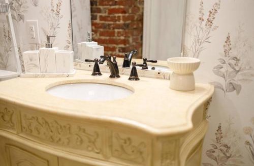 Cowpens House | Peach Haven Hideaway