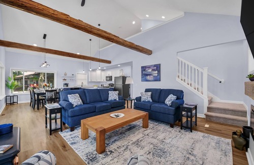 Greenville House | Pearl Beach: Dive into Summer Fun at Pearl Beach – Swim, Kayak & Relax!
