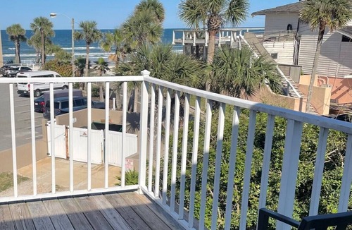 New Smyrna Beach House | Pelican Hill House - 2 KING Beds - Beachfront -Golf Cart 3bd/2.5ba