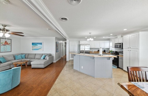 Lake Catherine House | Pelican Pier Beach House on Lake Catherine