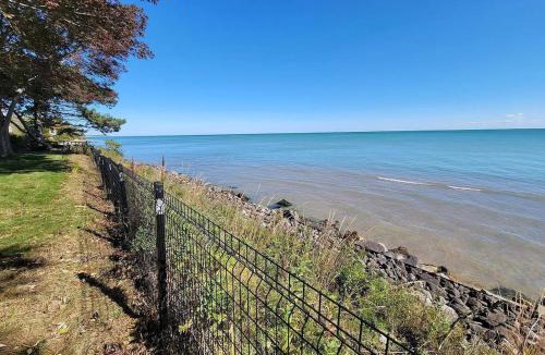 Sheboygan House | Pelican Point - Private Retreat
