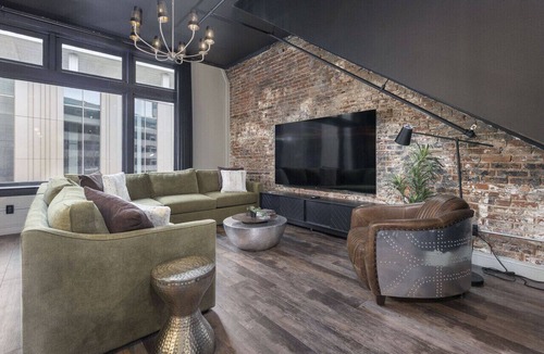 Downtown Louisville Apartment | Penthouse Grand Executive Suite