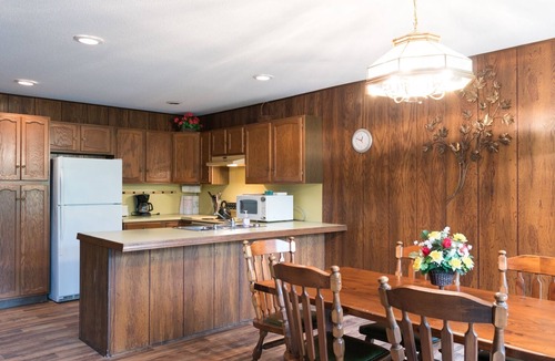 Branch Cabin | Pere Marquette River Fishing Cabin 4