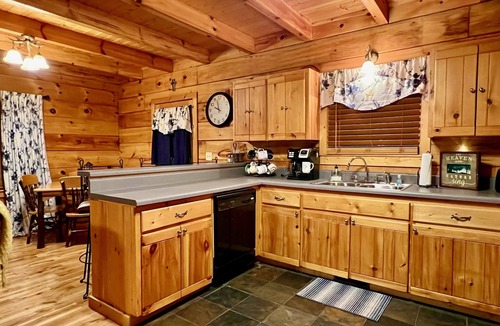 Sevierville House | Perfect Balance of Peacefulness and Convenience