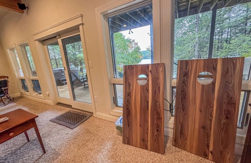 Oakland House | Perfect DCL Lake House: Fire Pit, Hot Tub, Dock and More!