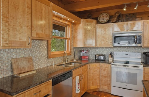 Mio House | Perfect Up North Stay in Mio 4 Bedroom Retreat