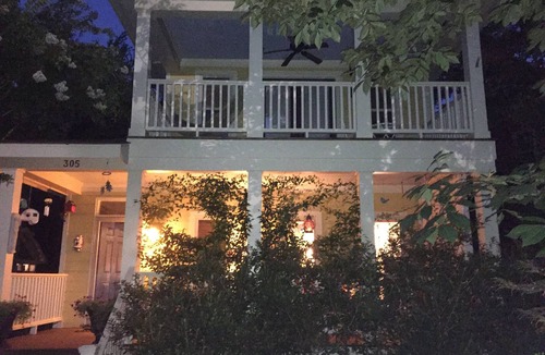 Oxmoor House | PERFECT WEEKEND RETREAT! 4 Miles From Ole Miss and The Square