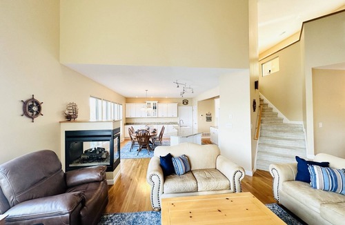 Osage Beach House | Perfectly located Lake Home in Osage Beach with 5BR & 5 Baths!
