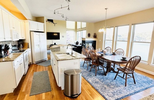 Osage Beach House | Perfectly located Lake Home in Osage Beach with 5BR & 5 Baths!