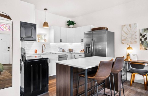 Hot Springs Apartment | Pet Friendly Modern Downtown Apt