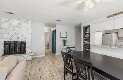 Gulf Breeze Apartment | Pet-Friendly 2BR Near Pensacola & Navarre Beach