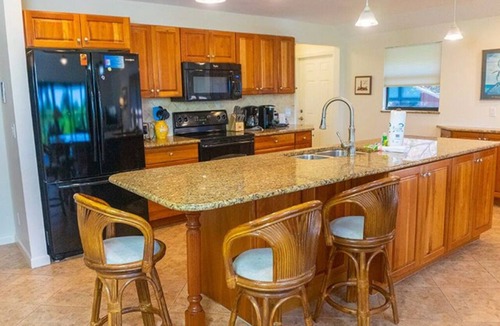 Sanibel Condo | Pet friendly 3BR Villa with Gulf Views & Rooftop Sundeck - Private Beach - Signal Inn 17