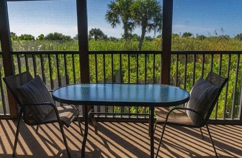 Sanibel Condo | Pet friendly 3BR Villa with Gulf Views & Rooftop Sundeck - Private Beach - Signal Inn 17
