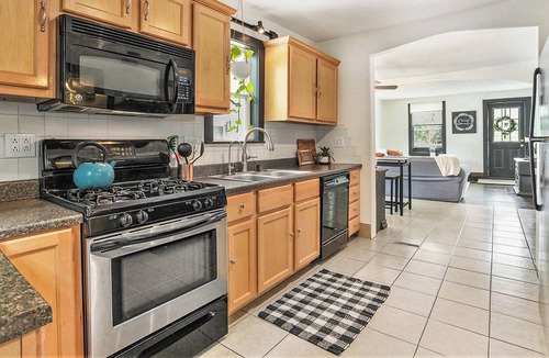 Creston Apartment | Pet friendly apartment with primary suite with King bed plus a queen bedroom