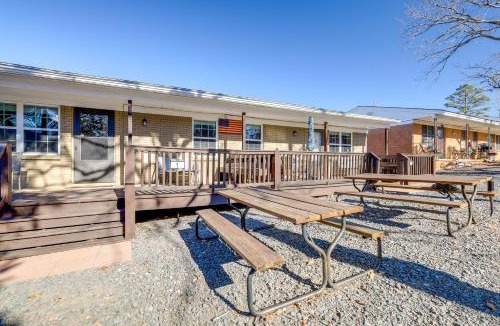 Greers Ferry House | Pet-Friendly Cabin with Designated Boat Slip!