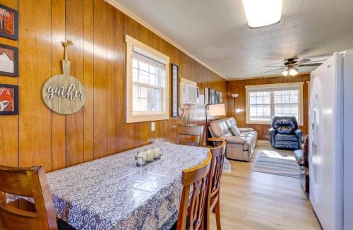 Greers Ferry House | Pet-Friendly Cabin with Designated Boat Slip!