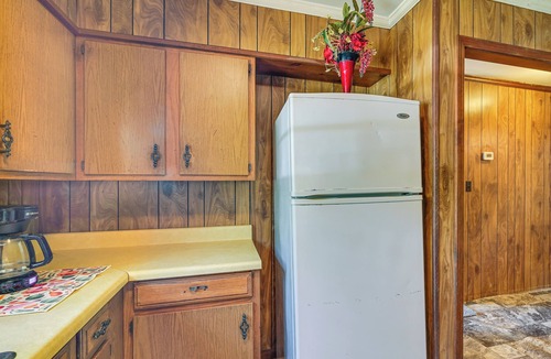 Eutaw House | Pet-Friendly Eutaw Home Near Historic Square