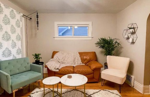 Royal Oak House | Pet friendly, fenced yard - King bed Bungalow in Royal Oak Michigan