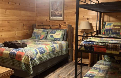 Copperhill House | Pet friendly! *Free Whitewater Rafting & Ziplining* Affordable Dog Friendly Cabin with so many amenities, you'll never want to leave!
