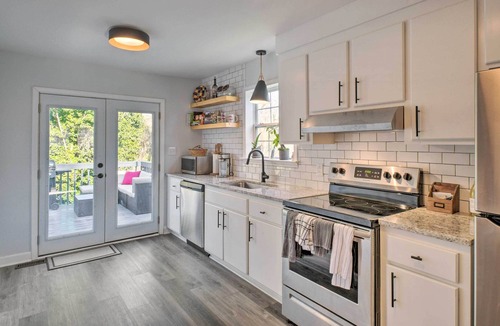 Dunean House | Pet-Friendly Greenville Dwelling ~ 2 Mi from Dtwn!