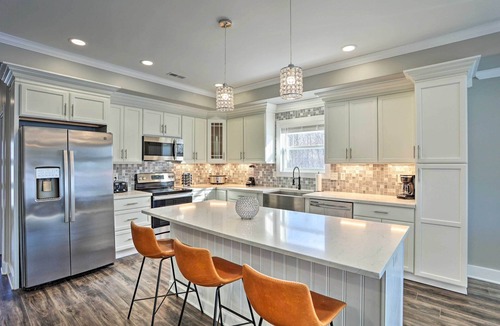 Jeffersonville House | Pet-Friendly Home, 5 Mi to Dtwn Louisville!