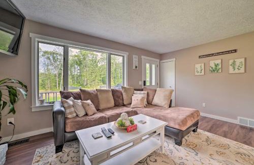 Johannesburg House | Pet-Friendly Home with Hot Tub in Northern Michigan!