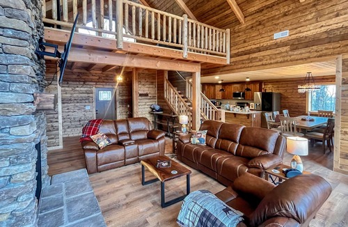 Weaverville House | Pet Friendly Modern Mtn Cabin 2 King Master Suites Mtn Views