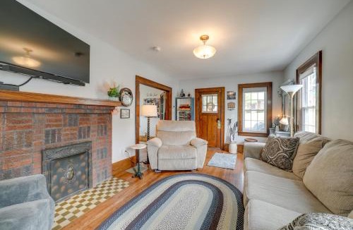 Morgantown House | Pet-Friendly ‘Murph Landing’ - 1 Mile to WVU!
