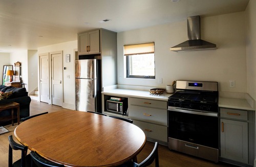 Chattanooga Apartment | Pet-Friendly · No Fee · 3BR Sleeps 8 · Fenced Yard