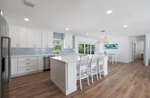 Tequesta House | Pet Friendly Pool Home - Minutes Away from Beach
