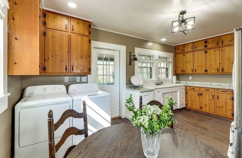Lineville House | Pet-Friendly 'Railroad Cottage' Near Wedowee Lake