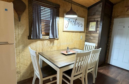 Buchtel Cabin | Pet Friendly Rustic Cabin near Hocking Hills in Nelsonville Ohio Unique Stay