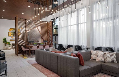 Dunwoody Hotel | Pet-Friendly Stay Close Shopping with Free Daily Breakfast Included