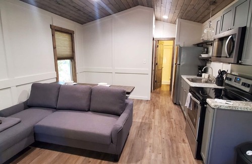 Guntersville Apartment | Pet Friendly Tiny House- Lake Guntersville