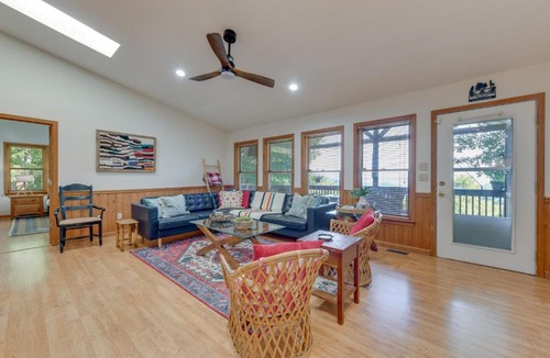 Waynesville House | Pet-Friendly Waynesville Retreat w/Hot Tub!