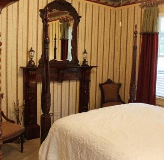 Jonesborough House | Peter Miller's Room The Historic Eureka Inn and Event Center