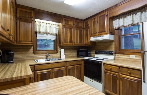 Chimney Rock House | Pets Welcome, Big Views, Easy Walk into Chimney Rock Village, Internet