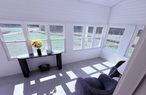West Columbia House | Pickett’s Place-Modern Country Farmhouse with Rustic Charm, minutes from town.