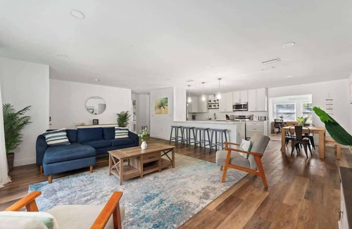 Whitfield House | Pickleball + Heated Pool | Near Anna Maria