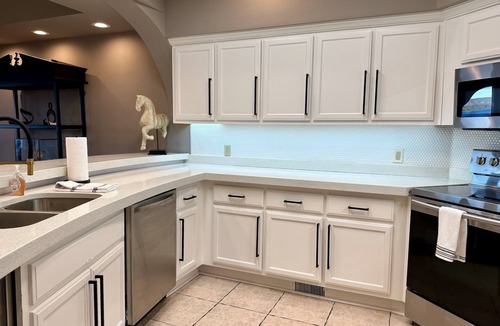 Counce House | Pickwick Lake Front Estate w/water views, boatslip & pool 3 mi to State Park